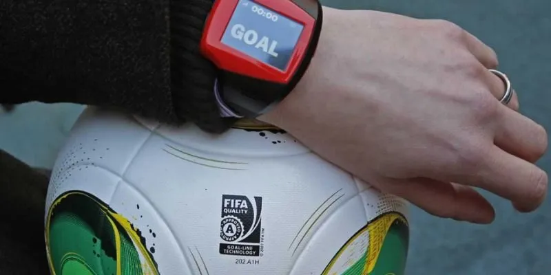 Công nghệ Goal-line hỗ trợ trọng tài phán xử bàn thắng chuẩn xác